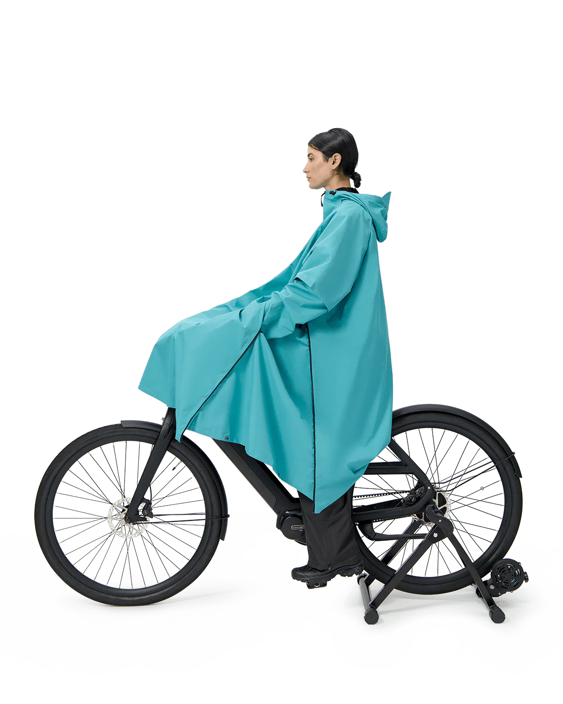 (08) MAIUM x Van Gogh Museum poncho - Image 3